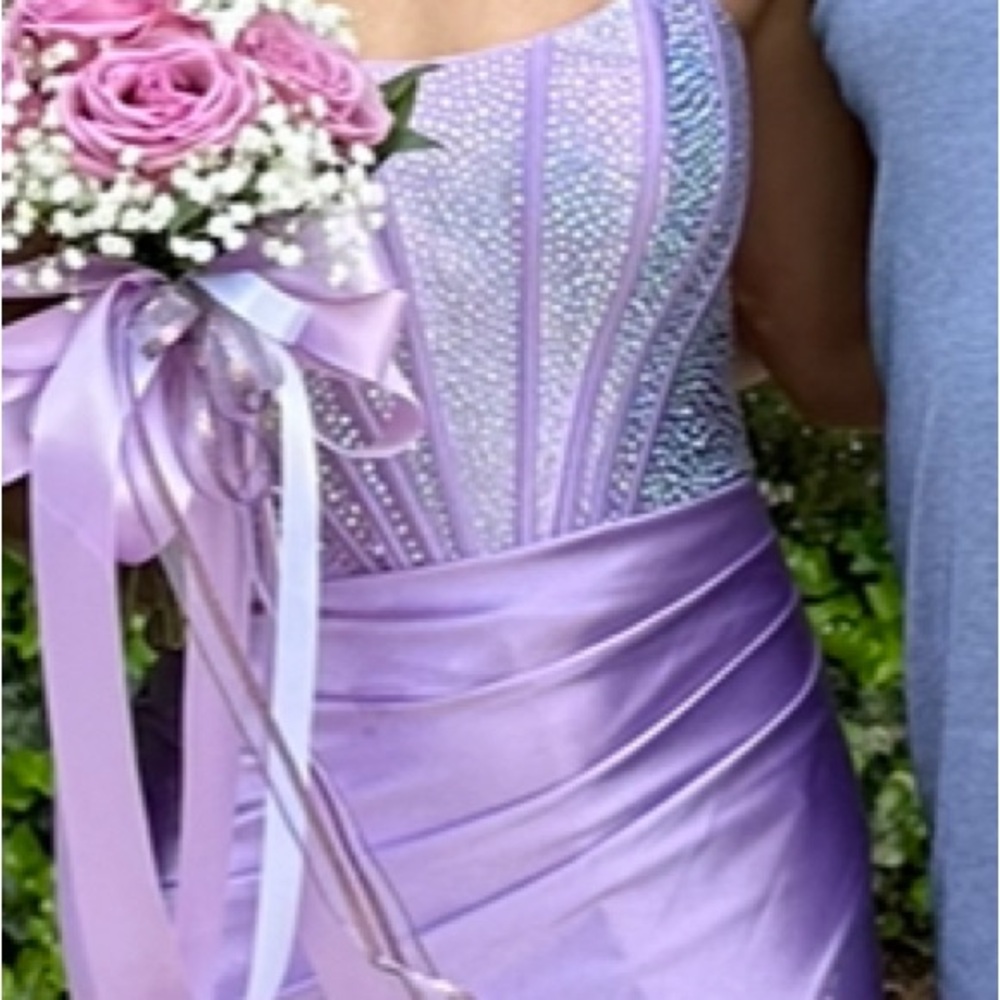 Lavender strapless prom dress